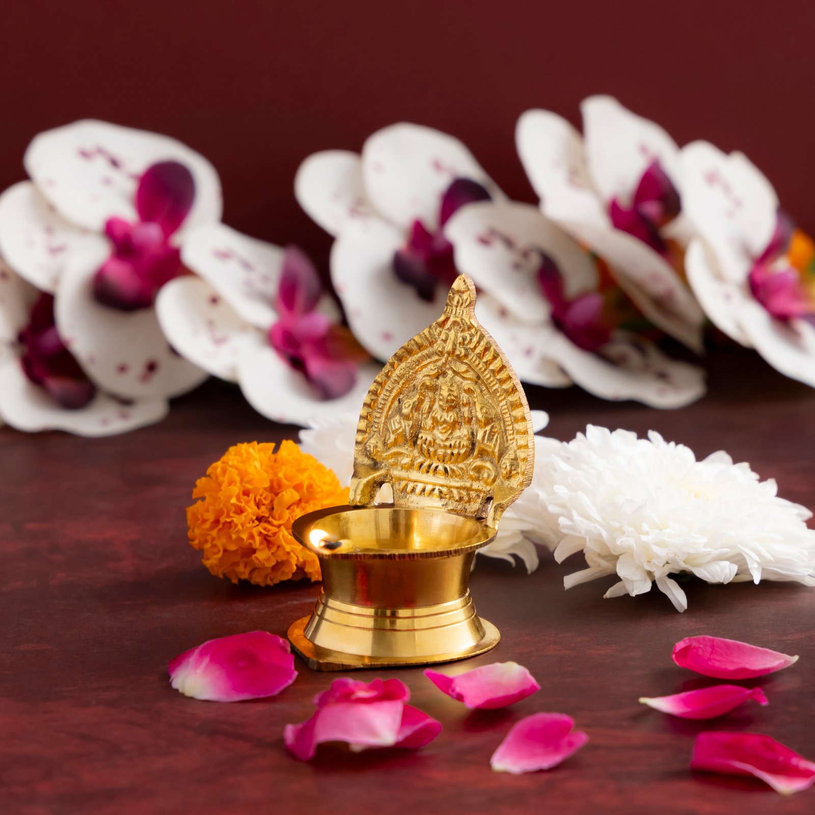 Decowill Brass Kamakshi Diya | Pure Brass | Deepak for Pooja | Festive Decor