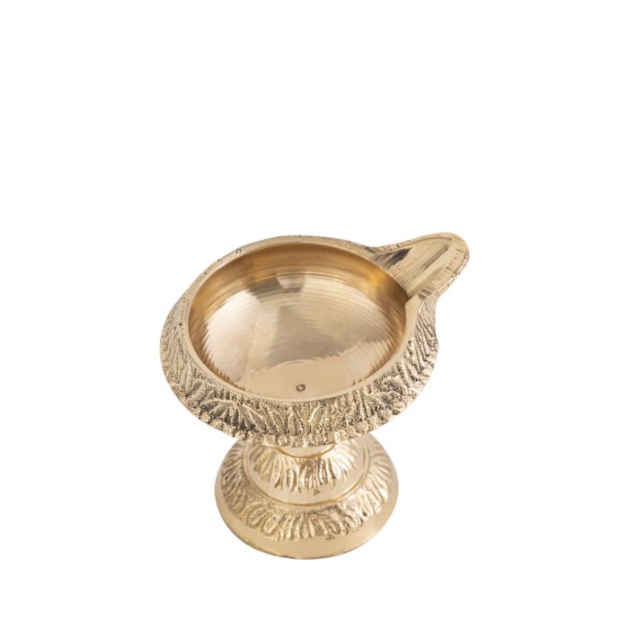 Decowill Brass Kuber Diya with Stand